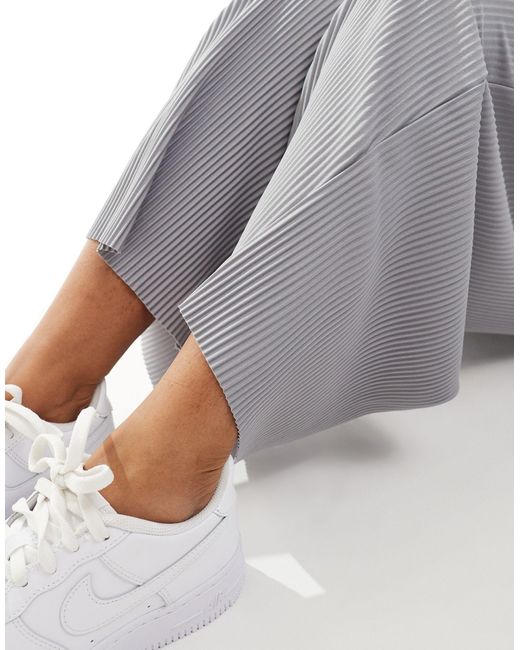 Pantalones culotte plisados ASOS de color Gray