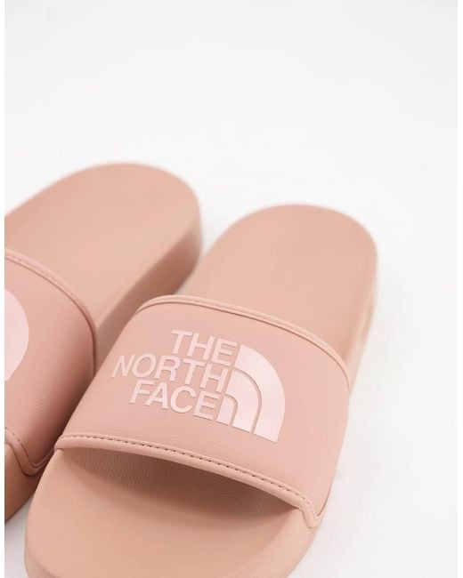 The North Face Base Camp Iii - Slippers in het Pink