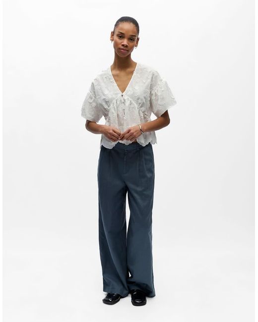 Top De Object de color White