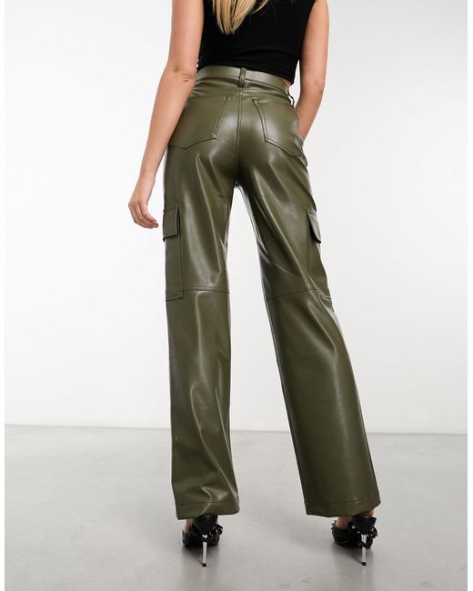 Abercrombie & Fitch Green – curve love – 90er-jahre cargo-hose aus kunstleder mit lässigem schnitt