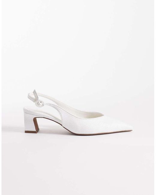 ASOS Swift in het White
