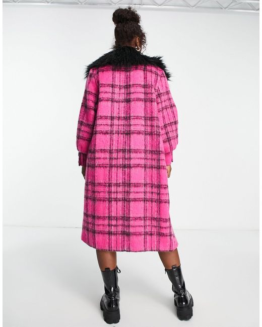 Manteau long à carreaux avec col en fausse fourrure style mongolie Miss Selfridge en coloris Pink