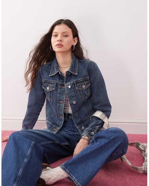 Chaqueta Vaquera De Corte Girlfriend Con Lavado Azul Añil De -Morado Miss Selfridge de color Blue