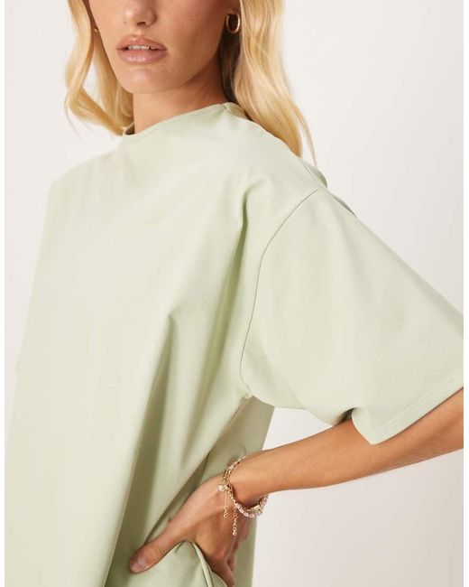 Vestido Corto Verde Estilo Camiseta Extragrande Con Diseño Estructurado De ASOS de color Natural