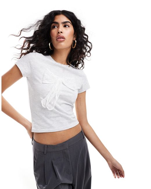 Camiseta con lazo Miss Selfridge de color White