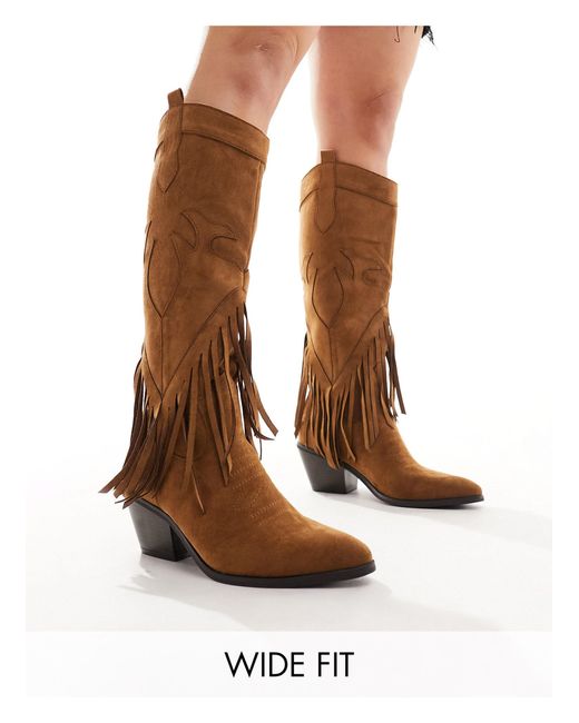 Stivali al ginocchio a pianta larga stile western con frange color castagna di Glamorous in Brown