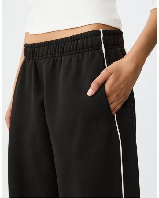 Stradivarius Black joggers With Piping