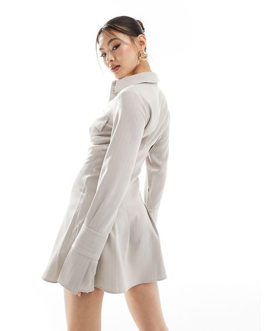 Robe chemise courte à fines rayures avec poignets oversize - taupe ASOS en coloris White