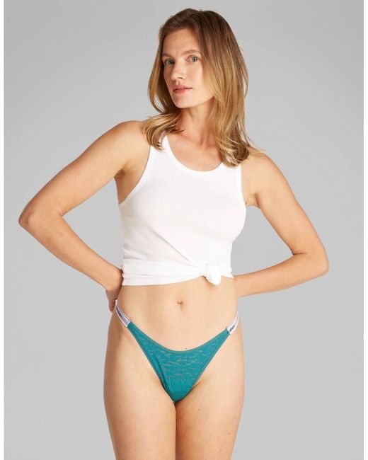 Tanga Color Cerceta Con Diseño De Pico Modern Lace De -Azul Calvin Klein de color White
