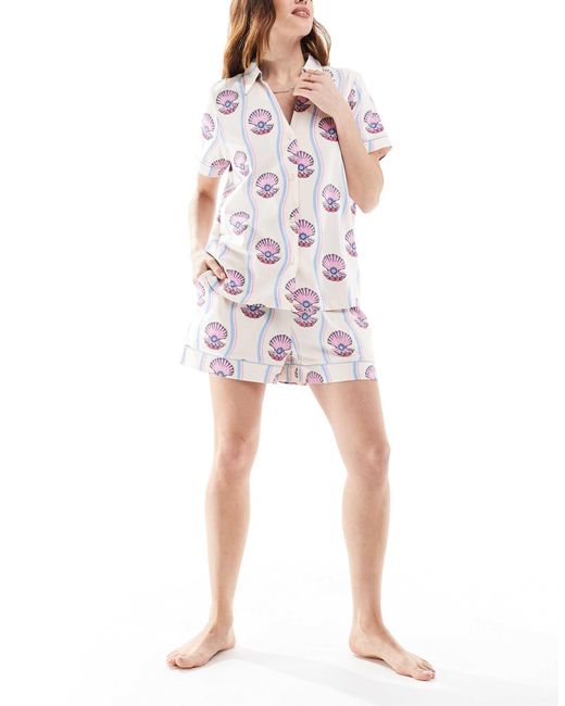 Ensemble en coton imprimé coquillages avec short et chemise à manches courtes et revers Chelsea Peers en coloris White
