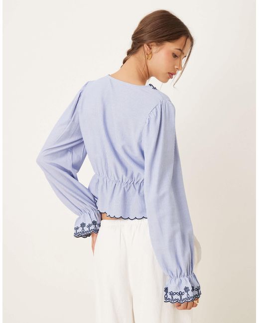 Top noué à l'avant brodé - clair Jdy en coloris Blue