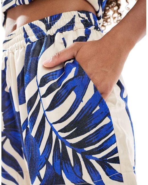 Vero Moda Blue Satin Short Co-Ord With Leaf Print