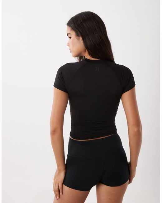 4505 Black Lightweight Active Ruched Front Short Sleeve Running Top