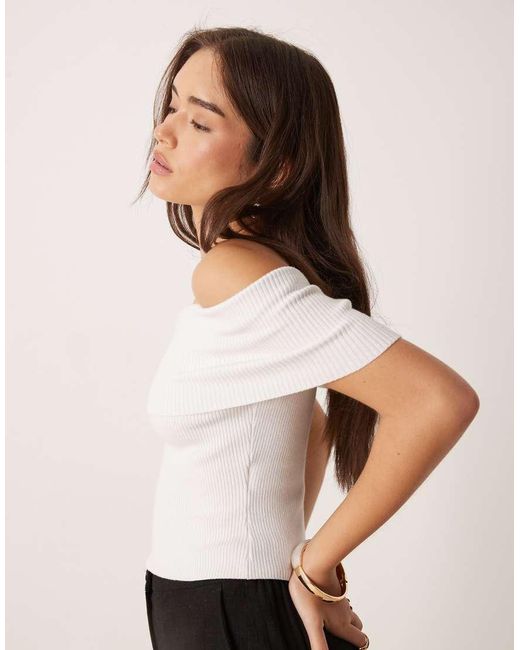 Abercrombie & Fitch Top Met Blote Schouders En Omslagdetail in het White