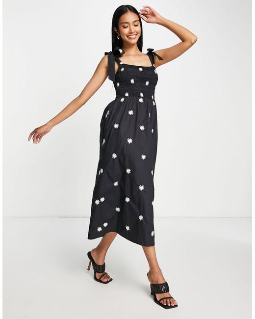 Never Fully Dressed Tie Shoulder Daisy Embroidered Maxi Dress in Black Lyst