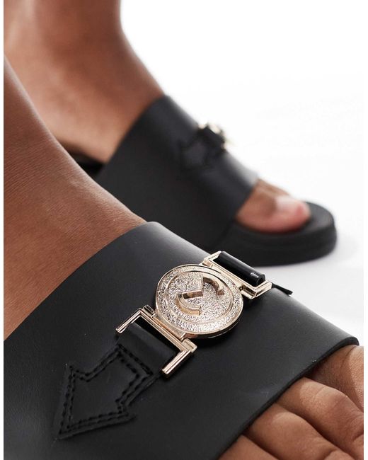 SEQWL White Ita Sandals With Buckle Stap for men