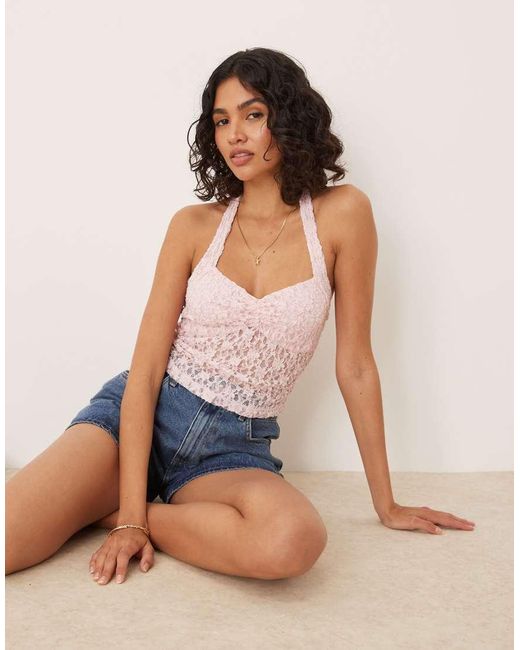 Top De Tirantes Y Cuello Halter Con Detalle Fruncido En El Pecho De Encaje De ASOS de color Blue