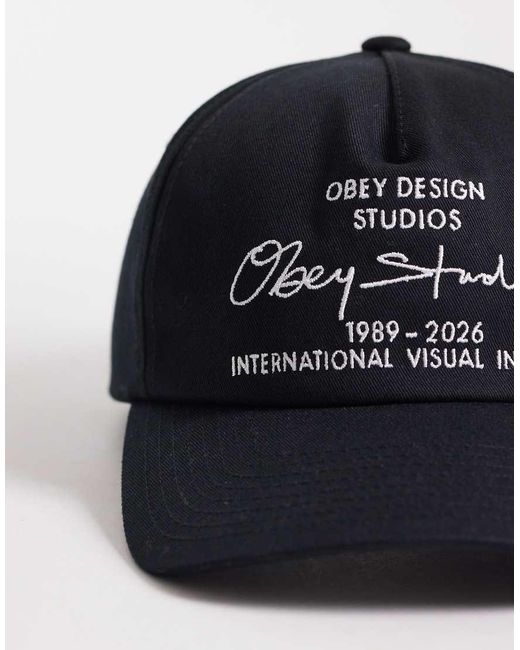 Design Studios di Obey in Blue