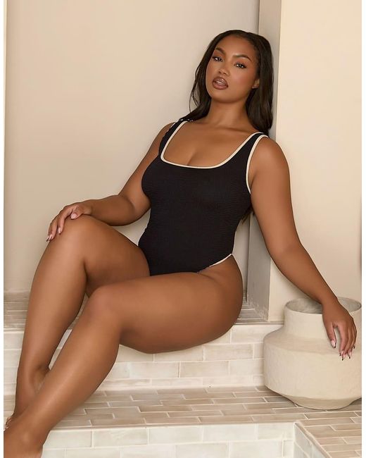Curve X Bernadette Afia di Moda Minx in Black