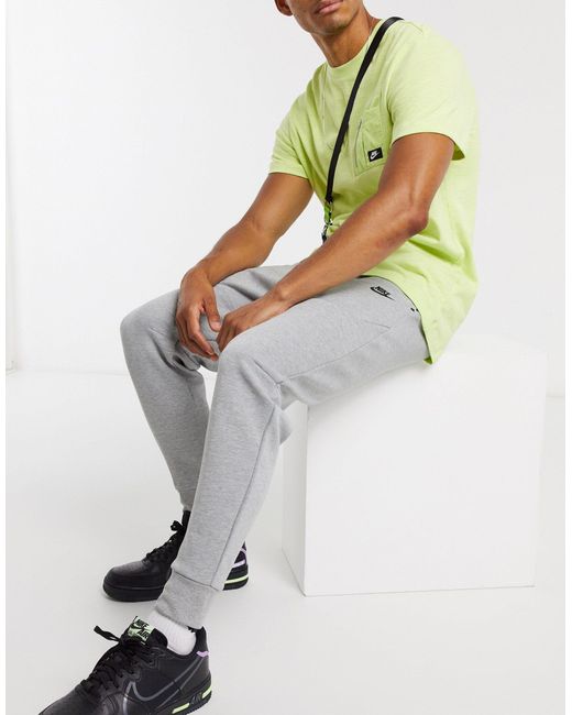 Joggers tecniciNike in Pile da Uomo colore Grigio | Lyst