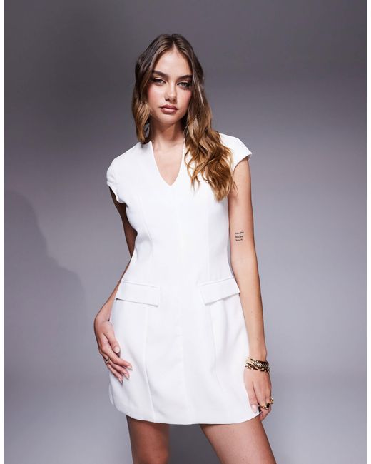 Exclusivité - - robe courte habillée avec mancherons, col v et poches Kaiia en coloris Purple