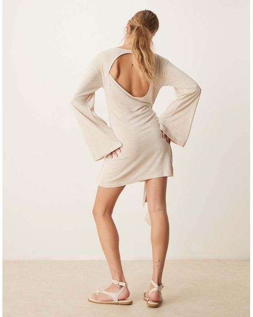 ASOS Mini Jurk Met Linnenlook, Lange Mouwen En Overslag in het Natural