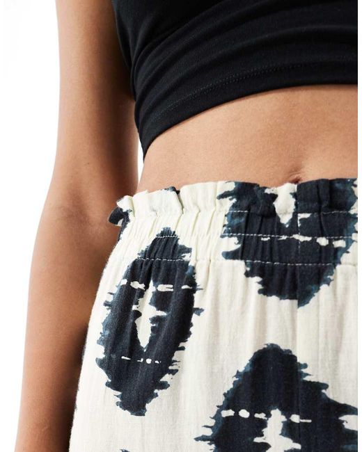 Mango Broek Met Rechte Pijpen En Print in het White