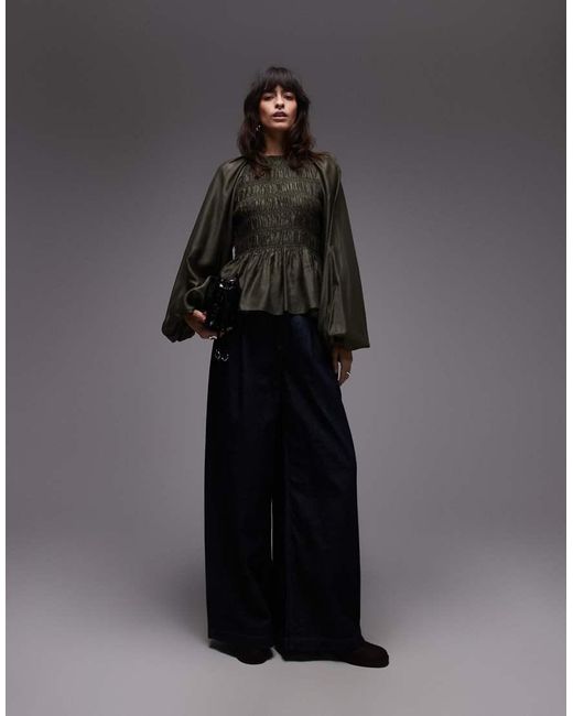 Top Accollato Stile Peplo Kaki Con Maniche Voluminose di & Other Stories in Black