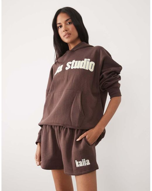 Studio Kaiia de color Brown