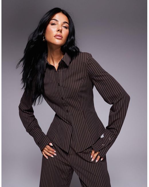 Kaiia Gray – exclusive – taillierte bluse