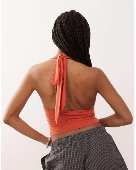Top Con Cuello Halter De Collusion de color Red