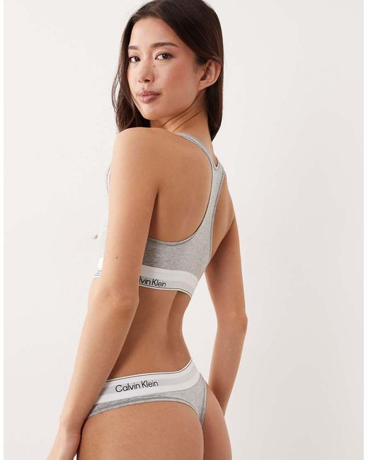 Icon Bralette A Scollo Rotondo di Calvin Klein in Natural