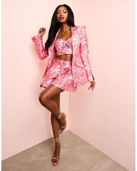 Blazer Con Spalline Imbottite A Fiori Jacquard di ASOS in Pink