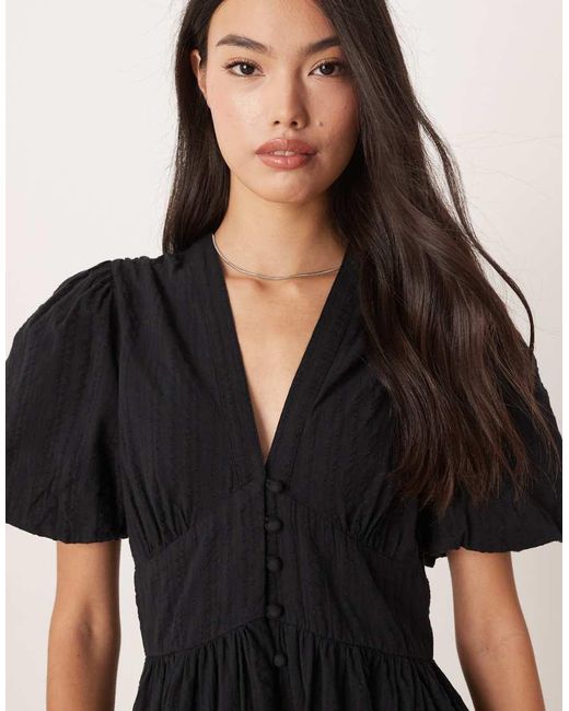 Nobody's Child Black Starlight V-neck Puff Sleeve Seersucker Midi Dress