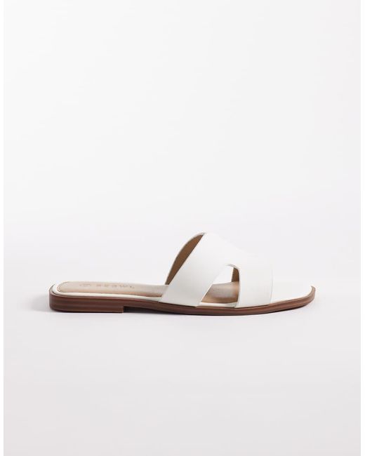 SEQWL White Storke Flat Sandals