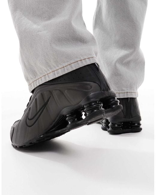 Nike Black Shox R4 Trainers for men