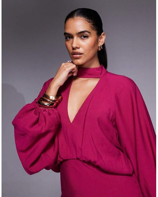 Vestito Lungo Accollato Color Lampone Con Maniche A Campana E Scollo Profondo di ASOS in Pink