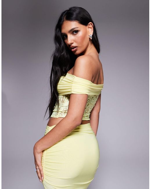 Missy empire - top d'ensemble près du corps en dentelle à encolure bardot échancrée - citron Missy Empire en coloris Green