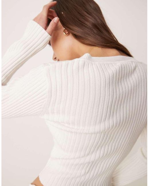 Glamorous White V-Neck Knit Top