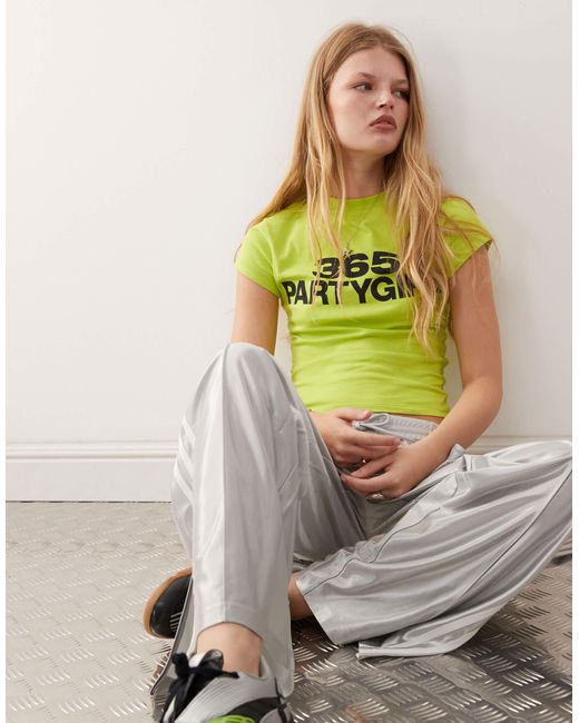 T-shirt effet rétréci à slogan brat charli xcx - officiel Collusion en coloris Green