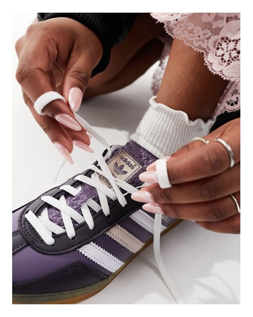 Gazelle indoor - sneakers viola e bianche di Adidas Originals in White