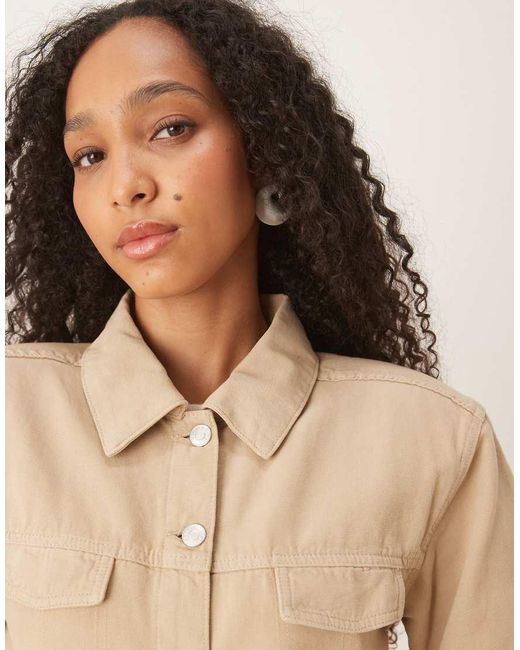 Giacca Di Jeans Squadrata Scuro Con Spalline Imbottite di ASOS in Natural