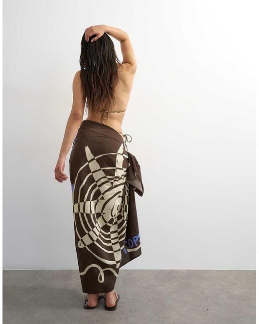 TOPSHOP White Rectangle Sarong