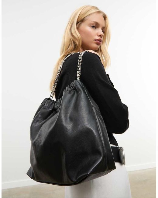 Borsa Da Spalla Nera Con Catenina di Stradivarius in Black