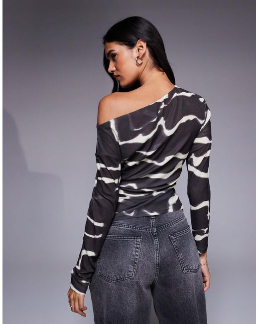ASOS Gray – oberteil aus zartem netzstoff mit animal-print und asymmetrischem off-shoulder-design