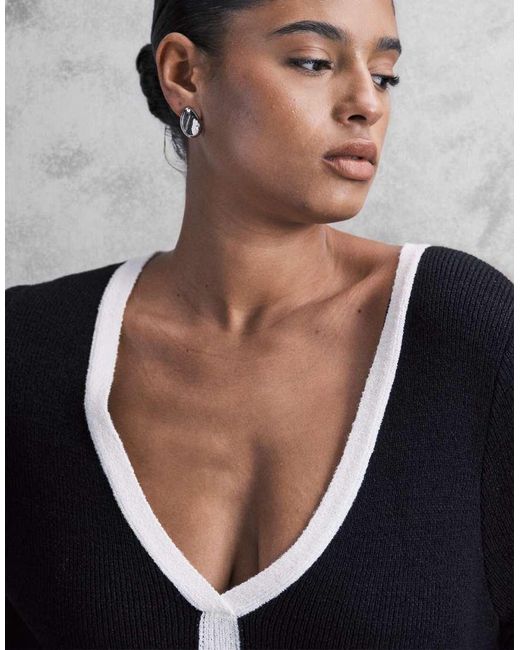 Pretty Lavish Curve Blue Knitted Contrast V Neck Knitted Maxi Dress