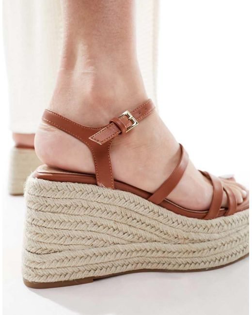 Esclusiva di Schuh in White