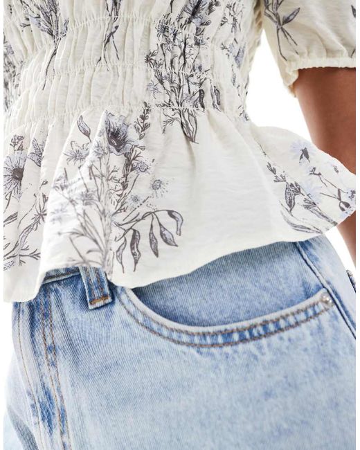 Top Fruncido De Manga Corta Y Estilo Mesonera Con Estampado Floral De -Blanco New Look de color White