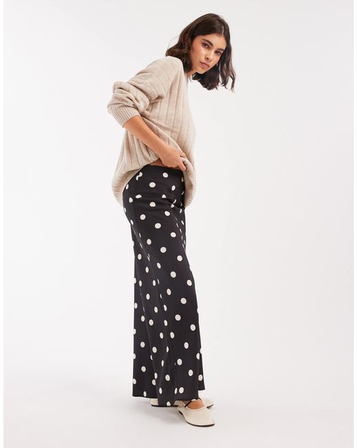 ASOS White – gepunkteter, asymmetrischer maxirock aus satin