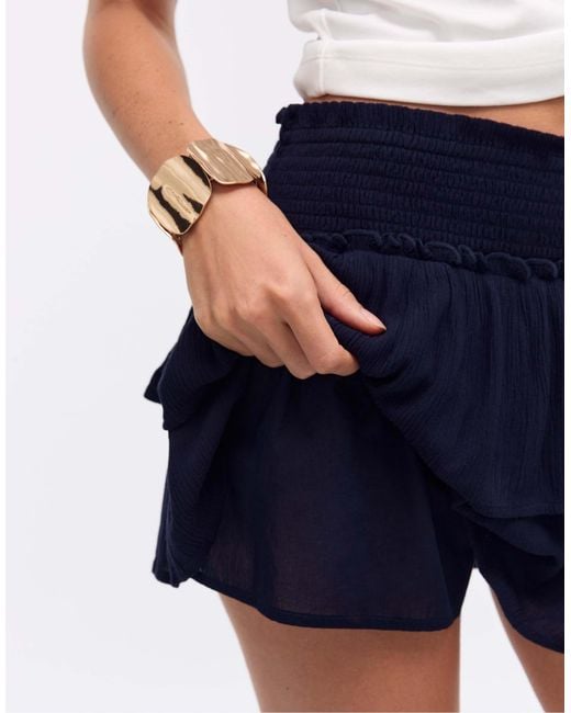 Stradivarius White – locker geschnittene skorts
